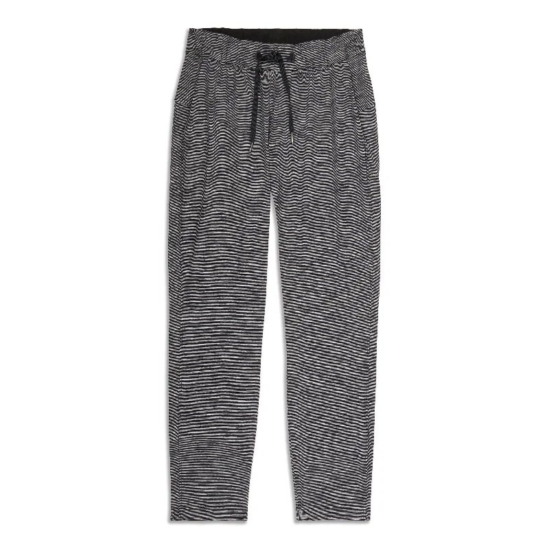 On The Fly Pant - Resale High-Waist Yoga Pants