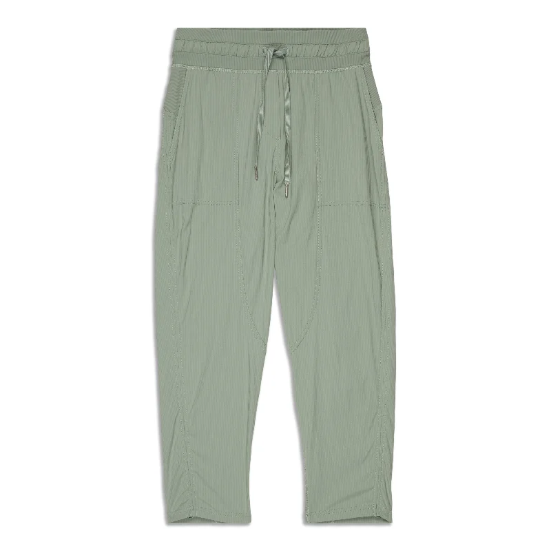 Dance Studio Mid-Rise Cropped Pant - Resale Slim-Fit Leggings