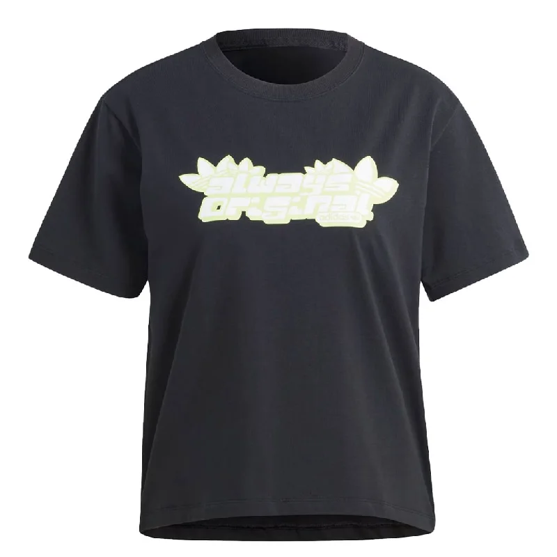 adidas - Women's Originals Graphics Regular T-Shirt (IK0496) Satin Blend Silk Blend Wool Blend adidas - Women's Originals Graphics Regular T-Shirt (IK0496) Satin Blend Silk Blend Wool Blend