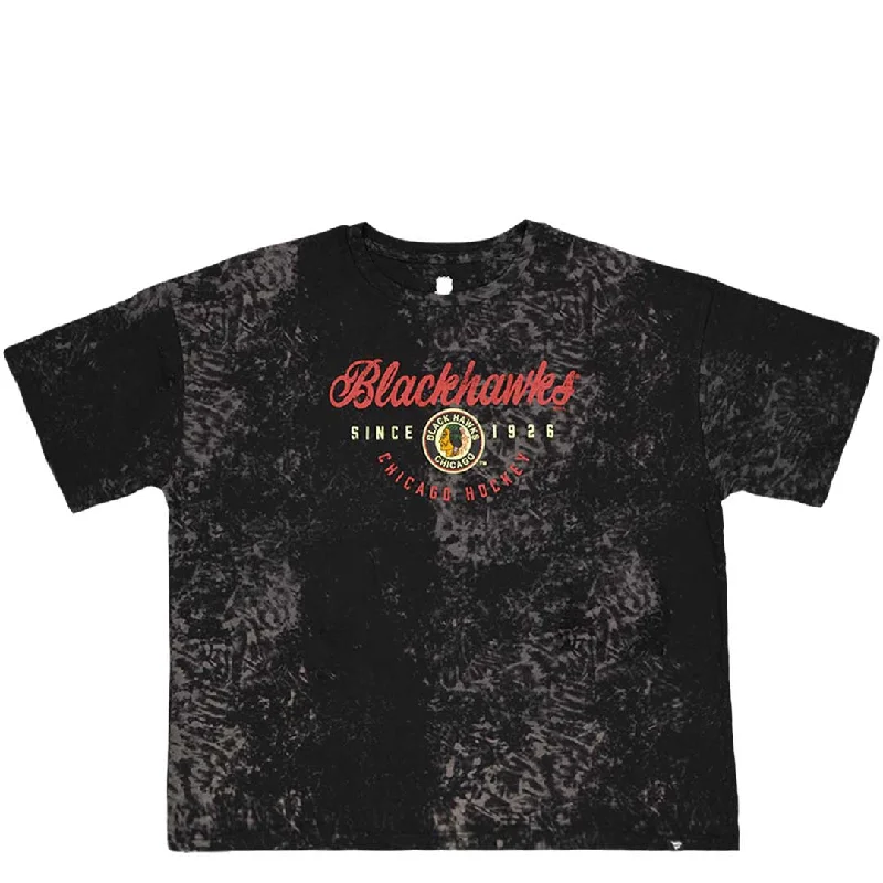 Fanatics - Women's Chicago Blackhawks Vintage Short Sleeve T-Shirt (006G 05Q2 VCI 06W) Collared Crew Neck Turtle Neck