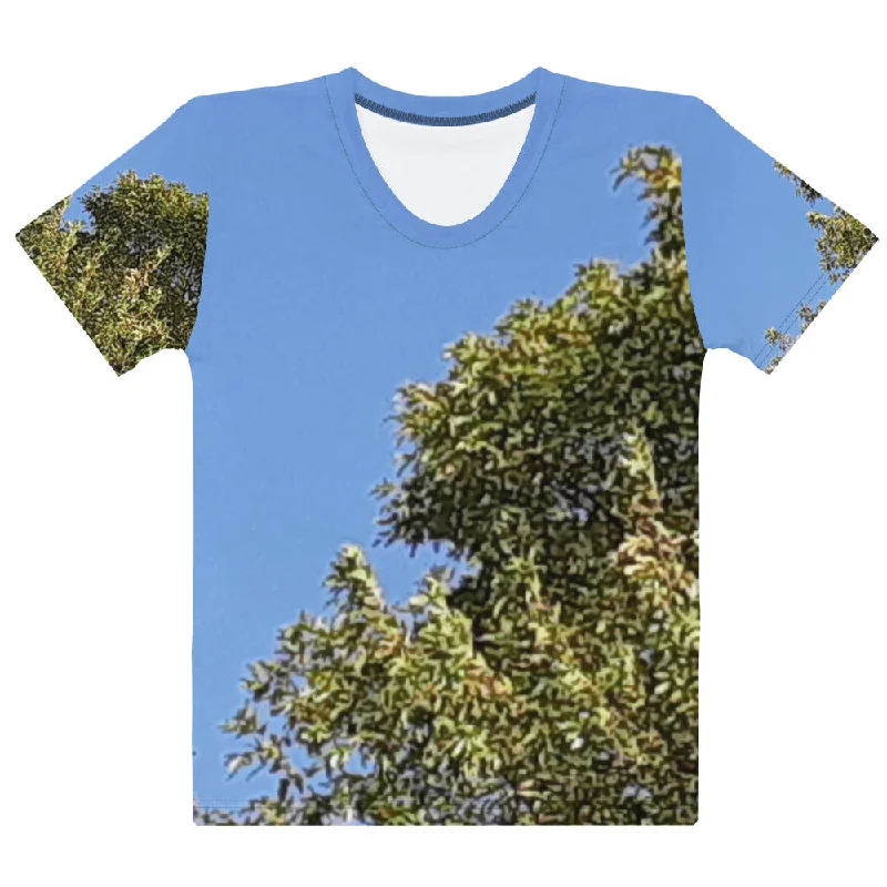 GG - Women's Crew Neck T-shirt - Trees & Blue Sky Welt Pockets Slit Pockets