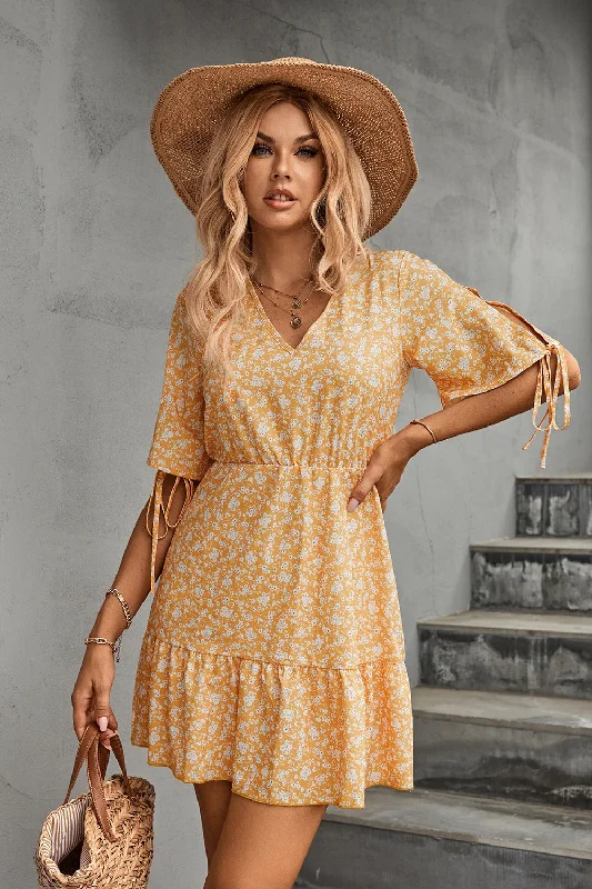 Floral V-Neck Half Sleeve Mini Dress Chic Mini Dress with V-Neck