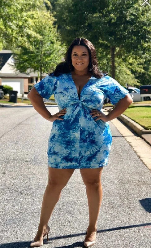 Plus Short Sleeve Blue Tie Dye Mini Dress Fashionable Summer Mini Dress
