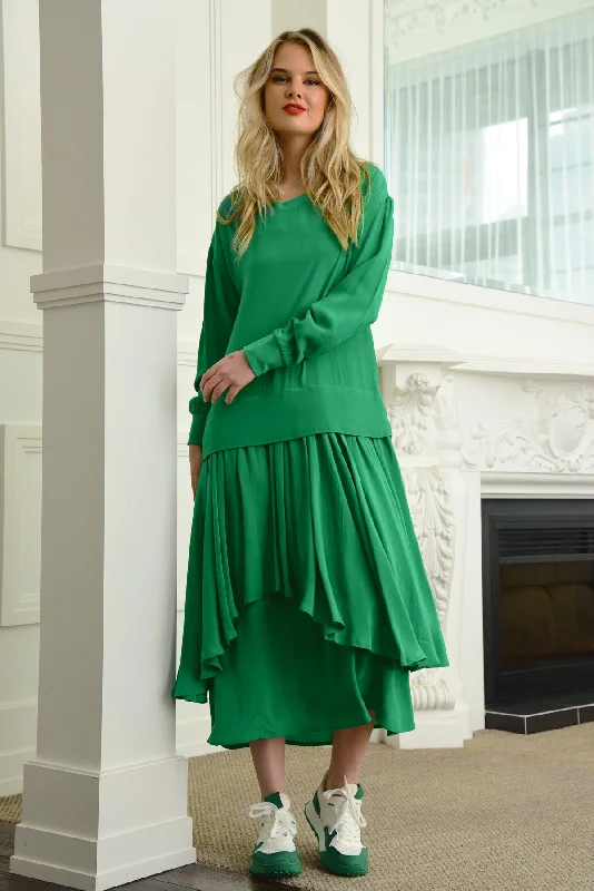 GREEN