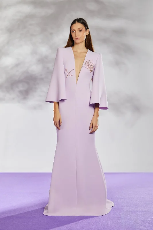 Loose sleeves embroidered crepe dress