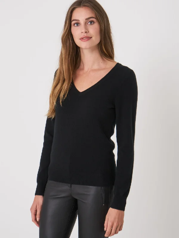 Black Organic Cashmere Jumper Welt Pockets Slit Pockets Flap Pockets