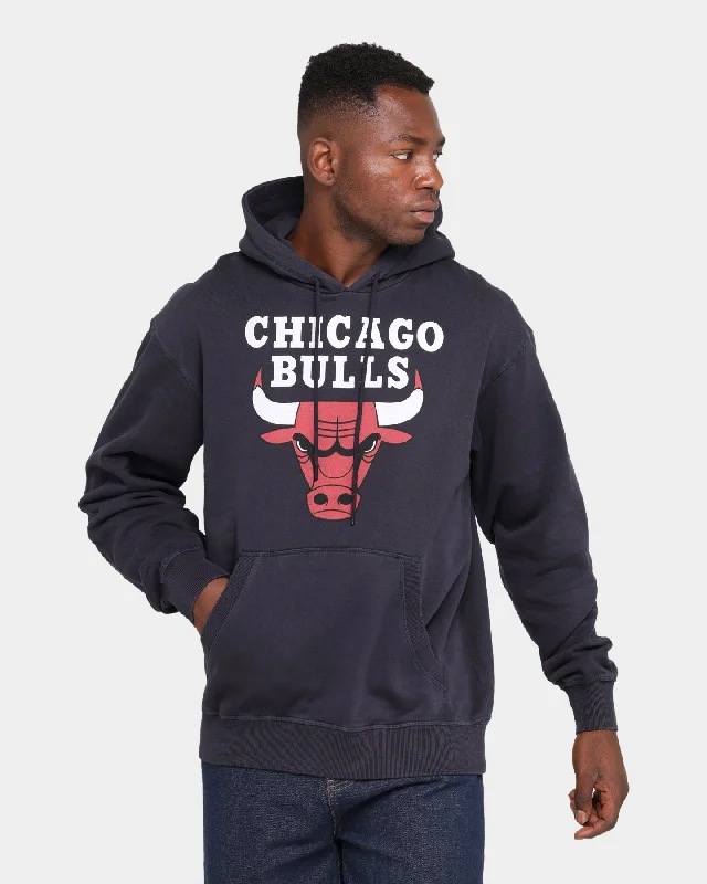 Mitchell & Ness Chicago Bulls Logo Vintage Hoodie Faded Black Hoodie with Illustration Artistic Creative Mitchell & Ness Chicago Bulls Logo Vintage Hoodie Faded Black Hoodie with Illustration Artistic Creative