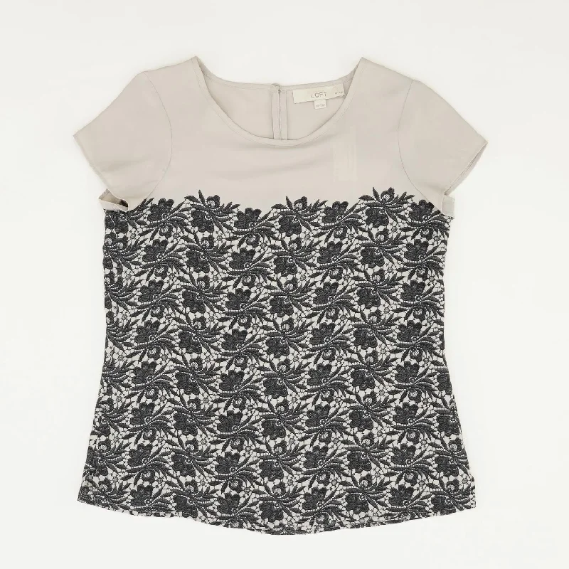 Gray Graphic Short Sleeve Blouse Classic White Blouse